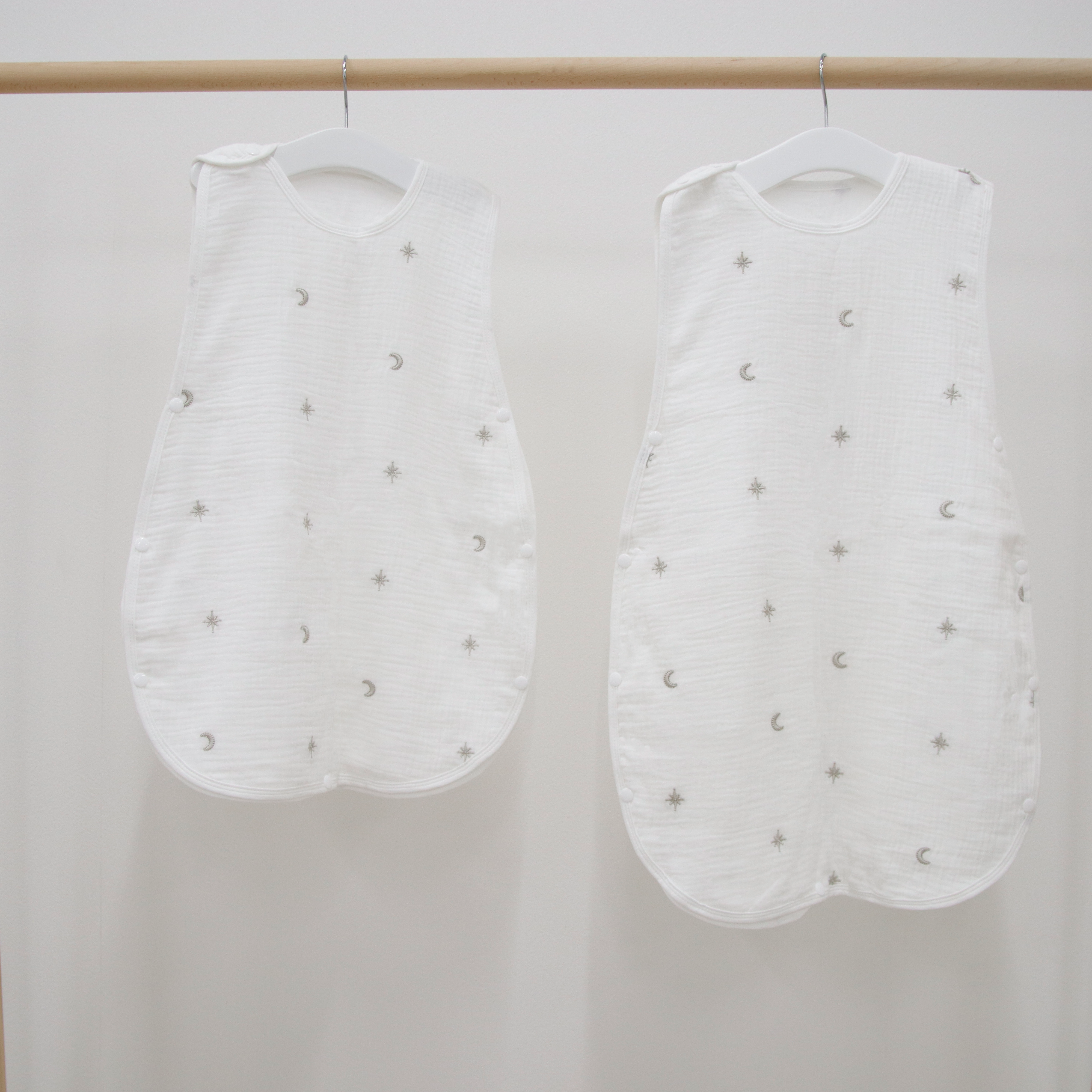 【新品】familiar ガーゼスリーパー 新品】familiar ガーゼスリーパー 年中お使いいただける